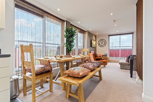 DESI Suite - Free Parking | Balcony