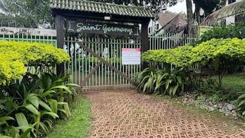 Enceinte de lâhĂ©bergement