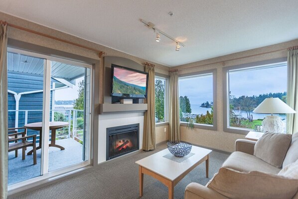 TV, fireplace, ping pong
