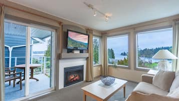 TV, peis og bordtennis