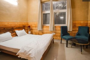 5 chambres, fer et planche à repasser, Wi-Fi, draps fournis