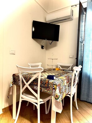 Dining - Shama APARTMENT (Palermo)