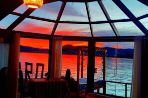 Dining - Floating lodge on lake titikaka (Puno)