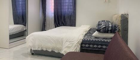 2 bedrooms, iron/ironing board, WiFi, bed sheets