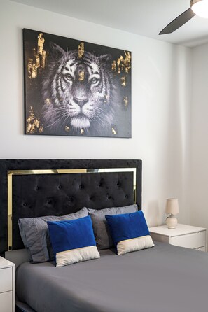 3 bedrooms, iron/ironing board, free WiFi, bed sheets - Charming 3BD Apartment Near Disney + Arcade (Placentia)