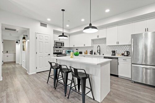 Charming 3BD Apartment Near Disney + Arcade