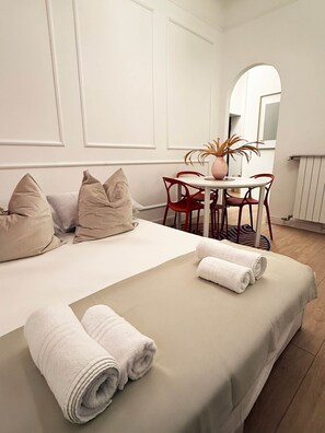1 bedroom, WiFi, bed sheets - Call Me Home - Navigli Apartment - Authentic Milanese Stay (Milano)