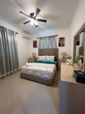 2 habitaciones, tabla de planchar con plancha, wifi y ropa de cama 