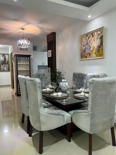 2-bedroom apartment in tranquil Santo Domingo Este with AC
