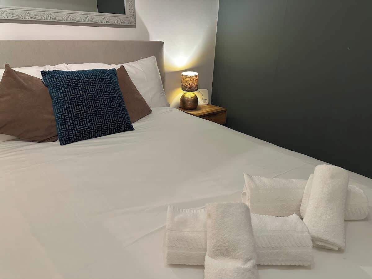 Free WiFi, bed sheets