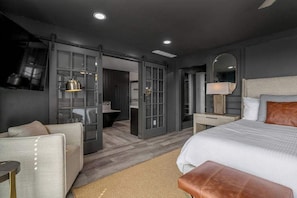 7 bedrooms, iron/ironing board, travel cot, WiFi