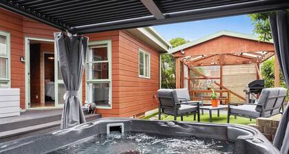 Cedar View | Close to Skyline & Zorb with Spa Pool