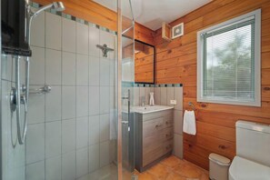 淋浴设施、吹风机、毛巾