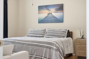 3 bedrooms, desk, iron/ironing board, free WiFi
