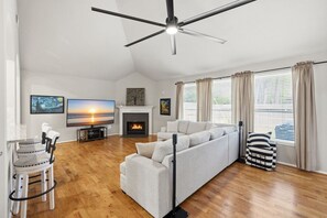 Smart TV, fireplace, offices, computer monitors