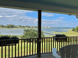 Property grounds - Calico Escape_Serene 2-bedroom Water View Townhome in Morehead City (Morehead City)