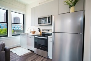 Family Suite | Private kitchen - The Standard in Downtown Columbus  (Columbus)