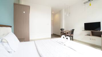 Kamar Double Deluks, Bebas Asap Rokok | Meja kerja dan Wi-Fi gratis