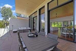 Outdoor dining - Abode at The Dragonfly Lodge, private pool (Jackson)