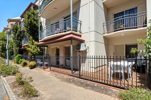 Exterior - In Town Oasis - Stylish Escape near Parklands & CBD (Adelaide)