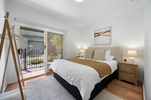 3 quartos, ferros/tábuas de passar roupa, Wi-Fi, roupa de cama