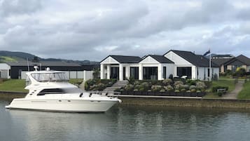 Deluxe suite, terras, uitzicht op tuin | Exterieur