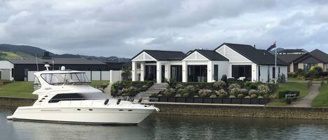 Deluxe Suite, Patio, Garden View | Exterior