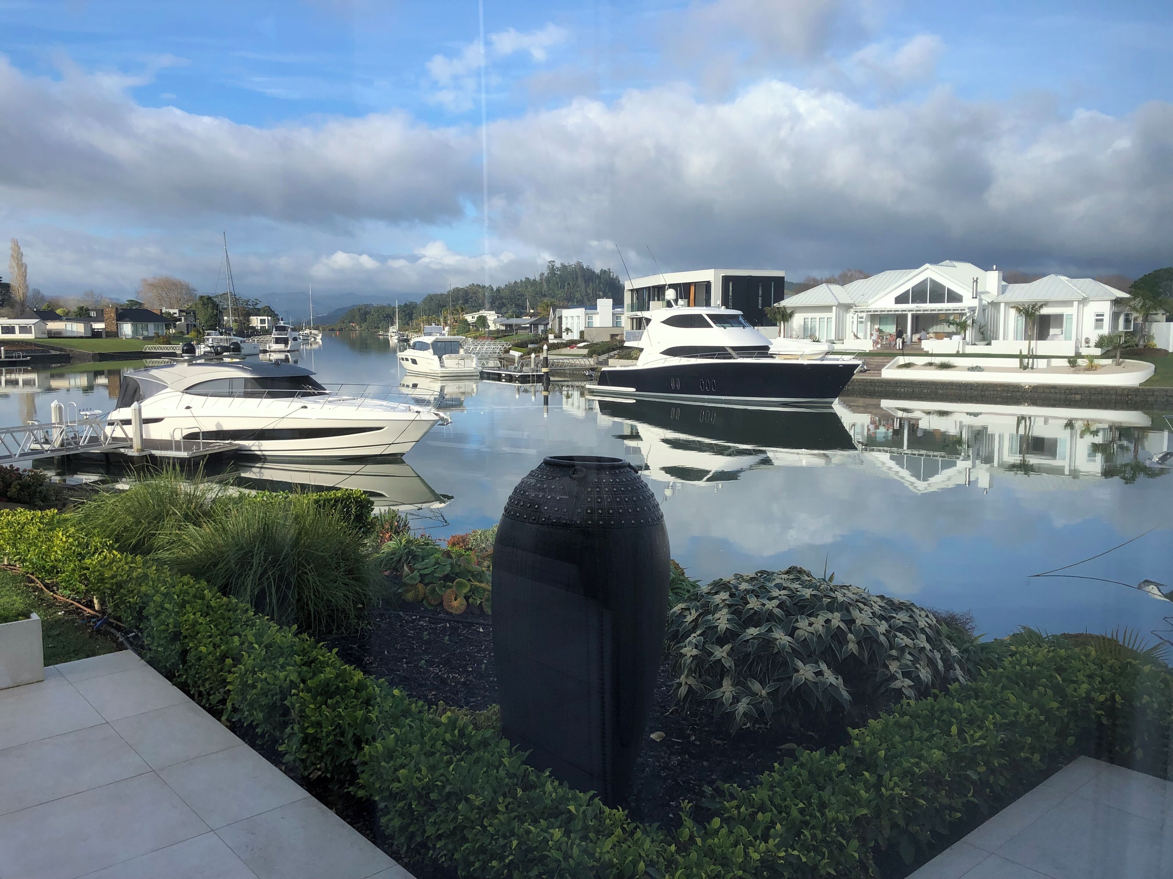 المنشأة من الخارج