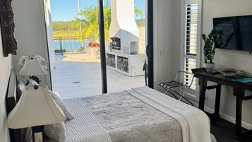 Phòng Suite Cao cấp, sân hiên, quang cảnh kênh | Lối vào nơi lưu trú