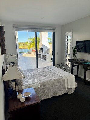 Suite de lujo, patio, vista al canal | Entrada de la propiedad