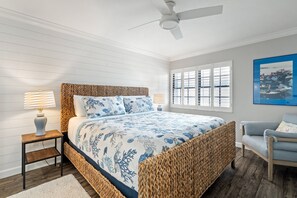 3 bedrooms, iron/ironing board, WiFi, bed sheets - Beachfront - Saint Somewhere at Gulf Place 12 (Holmes Beach)