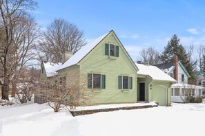 Exterior - Hearth House | Prime Location! (Stockbridge)
