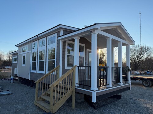 2-bedroom Tiny Home park model with unique location