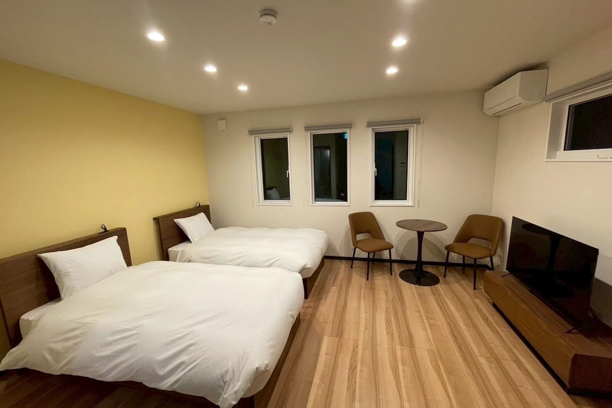 Deluxe Apartment, Garden View | Desk, free WiFi