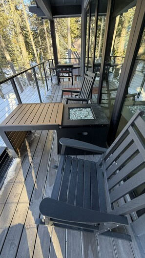Property grounds - Luxury mountain retreat near Donner Pass Road- Sleeps 12 (Soda Springs)