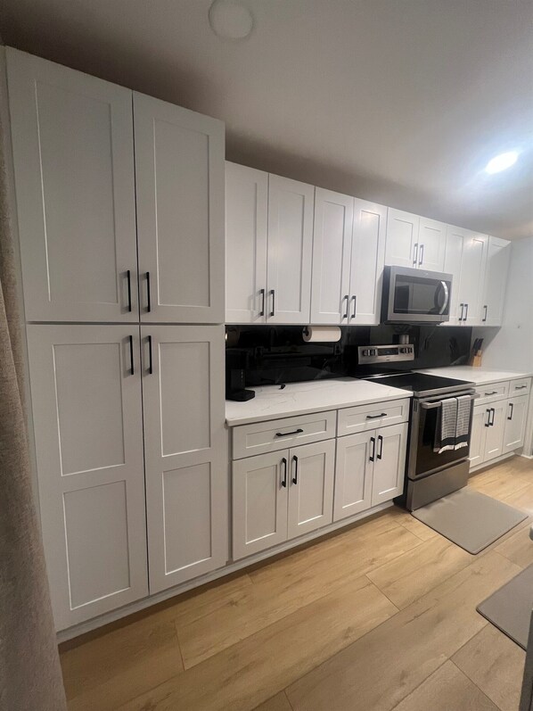 Fridge, microwave, oven, stovetop - City Views - Weekend Escape - Near Uptown (Charlotte)