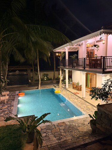 Unawatuna Heritage  Villas- Spacious 5-bedroom bungalow in serene Galle with A/C