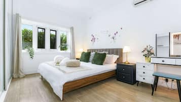 3 bedrooms, iron/ironing board, WiFi, bed sheets