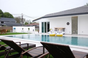 Pool - Sakura@PD 20 Pax Pool, BBQ, Karaoke, Beach Getaway (Port Dickson)