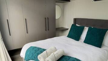 2 quartos, escrivaninha, berço de viagem, Wi-Fi de cortesia