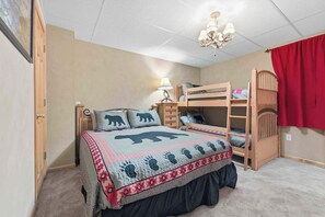 3 bedrooms, free WiFi, bed sheets - Lakefront Cabin Near Snowmobile & ATV Trails, Firepit, Pet-Friendly (Outing)