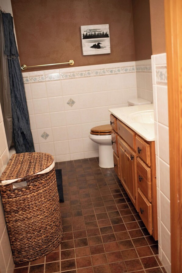 Shower, towels, toilet paper - Lakefront Cabin Near Snowmobile & ATV Trails, Firepit, Pet-Friendly (Outing)