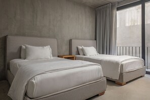 Condo, Berbilang Katil, Private Pool, Garden View | Peti besi dalam bilik, langsir/tirai gelap terus, Wi-fi percuma 