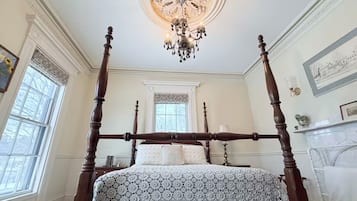 5 bedrooms, desk, iron/ironing board, free WiFi