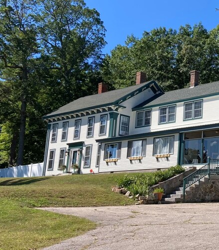 Family Retreat in Wolfeboro: 5BR/3BA, Lake Views