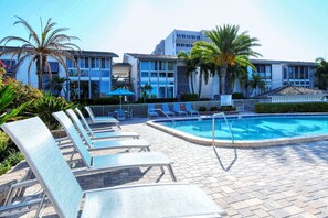 Outdoor pool - Siesta Key Direct Bay view 2-bedroom condo (Siesta Key)