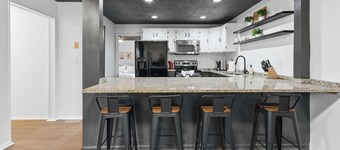 Luxury Home Near Grand Park & Wineries