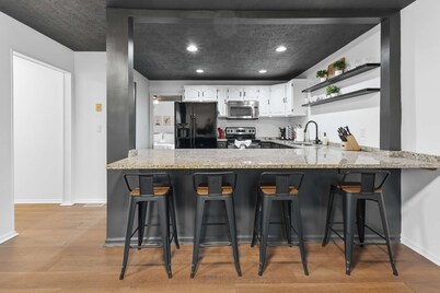 Luxury Home Near Grand Park & Wineries