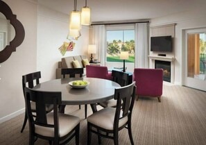 Dining - Marriott Shadow Ridge Resort. 2 BR 2 BA Villa. Great Spring Break vacation spot! (Palm Desert)