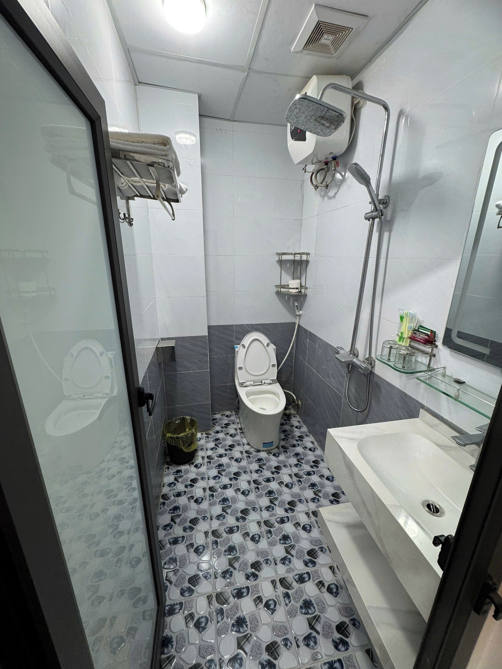 Basic Double Room | Bathroom